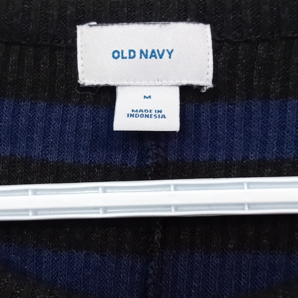 Old Navy and Black Striped Long-Sleeve Crewneck - Picture 4 of 4